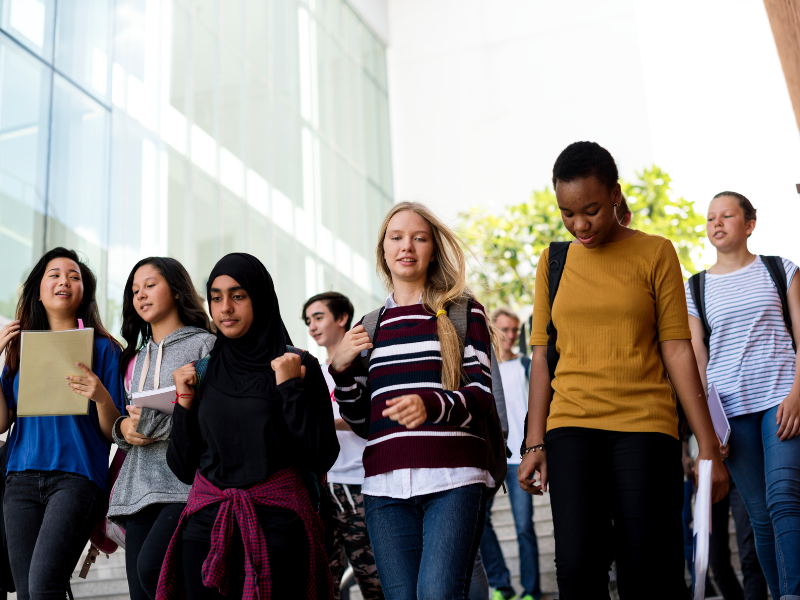 Escuelas de Inglés que Emiten el Formulario I-20